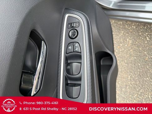 Certified 2025 Nissan Versa SR w/ Trunk Package image 12