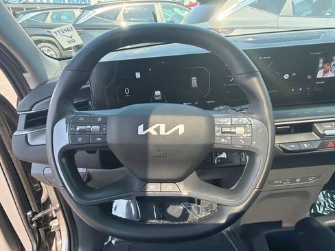 Used 2024 Kia EV9 Wind AWD/4WD image 23