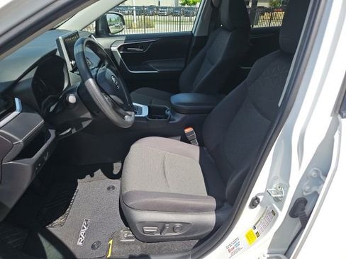 Used 2024 Toyota RAV4 XLE FWD image 23