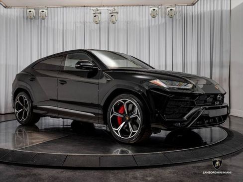 Used 2019 Lamborghini Urus AWD/4WD image 18