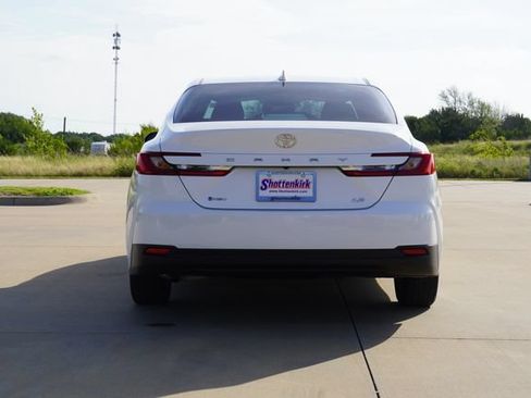 Used 2026 Toyota Camry LE w/ Convenience Package FWD image 7