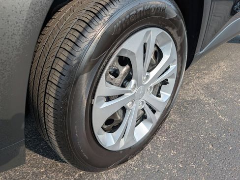 Used 2025 Chevrolet Trax LS FWD image 15