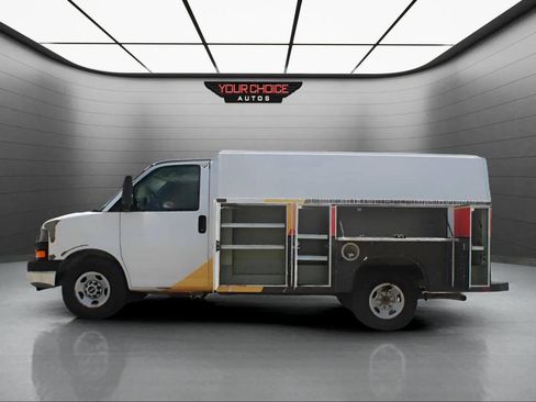 Used 2009 GMC Savana 3500 RWD image 9