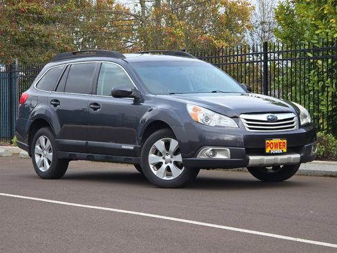 Used 2011 Subaru Outback 2.5i Limited image 2