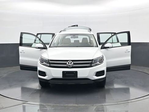 Used 2016 Volkswagen Tiguan S image 31