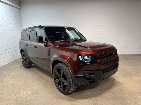 New 2026 Land Rover Defender 130 X-Dynamic SE image 4