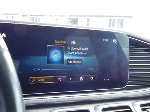 Used 2020 Mercedes-Benz GLE 350 GLE 350 4MATIC Sport Utility 4 w/ Premium Package image 23