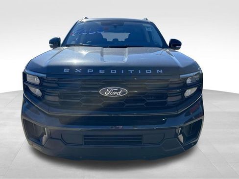 New 2025 Ford Expedition Active image 2