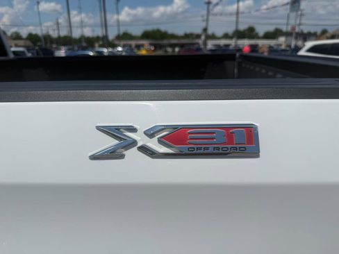 Used 2019 GMC Sierra 1500 SLT w/ SLT Premium Plus Package AWD/4WD image 9