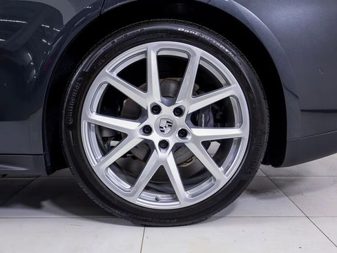 Certified 2025 Porsche Panamera 4 AWD/4WD image 25