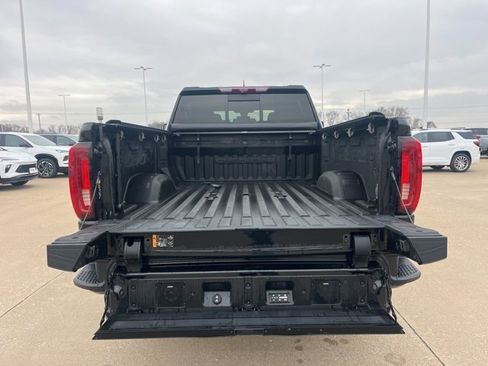 Used 2023 GMC Sierra 3500 Denali w/ Denali Black Diamond Edition image 7