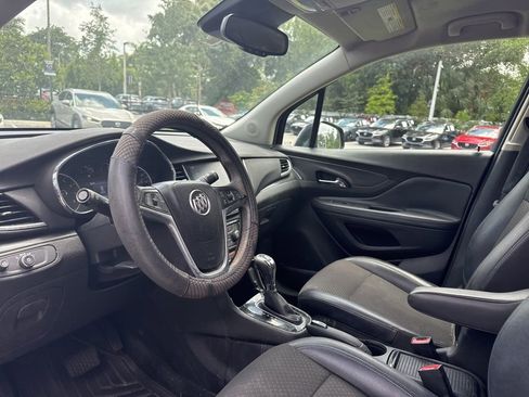Used 2021 Buick Encore Preferred w/ Safety Package II FWD image 10