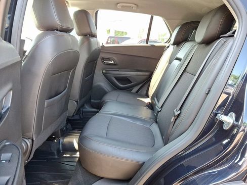 Used 2022 Chevrolet Trax LT w/ Driver Confidence Package AWD/4WD image 10