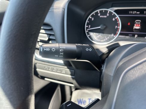 Used 2025 Nissan Rogue S AWD/4WD image 21