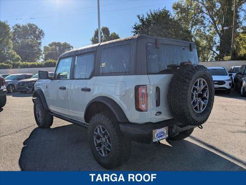 New 2025 Ford Bronco Badlands image 3