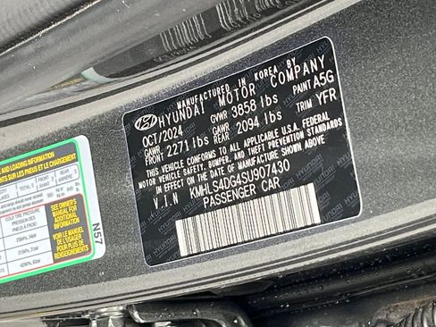 Used 2025 Hyundai Elantra SEL image 27