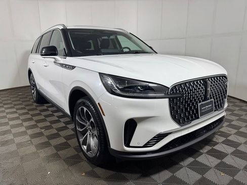 Used 2025 Lincoln Aviator Reserve w/ Illumination Package AWD/4WD image 7