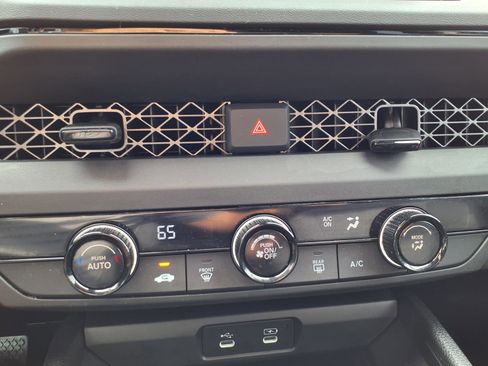 Certified 2025 Honda Accord LX image 7