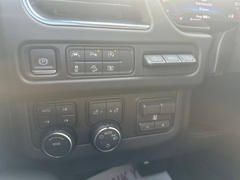 Used 2023 Chevrolet Suburban Premier AWD/4WD image 24