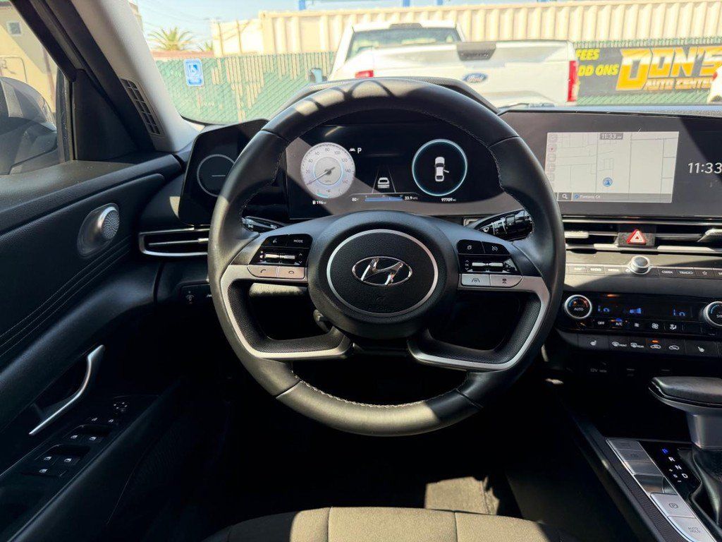 Used 2023 Hyundai Elantra SEL w/ Convenience Package FWD image 27