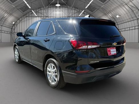 Used 2022 Chevrolet Equinox LS w/ LS Convenience Package FWD image 3