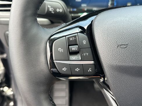 New 2025 Ford Escape SE w/ PHEV Premium Package image 15