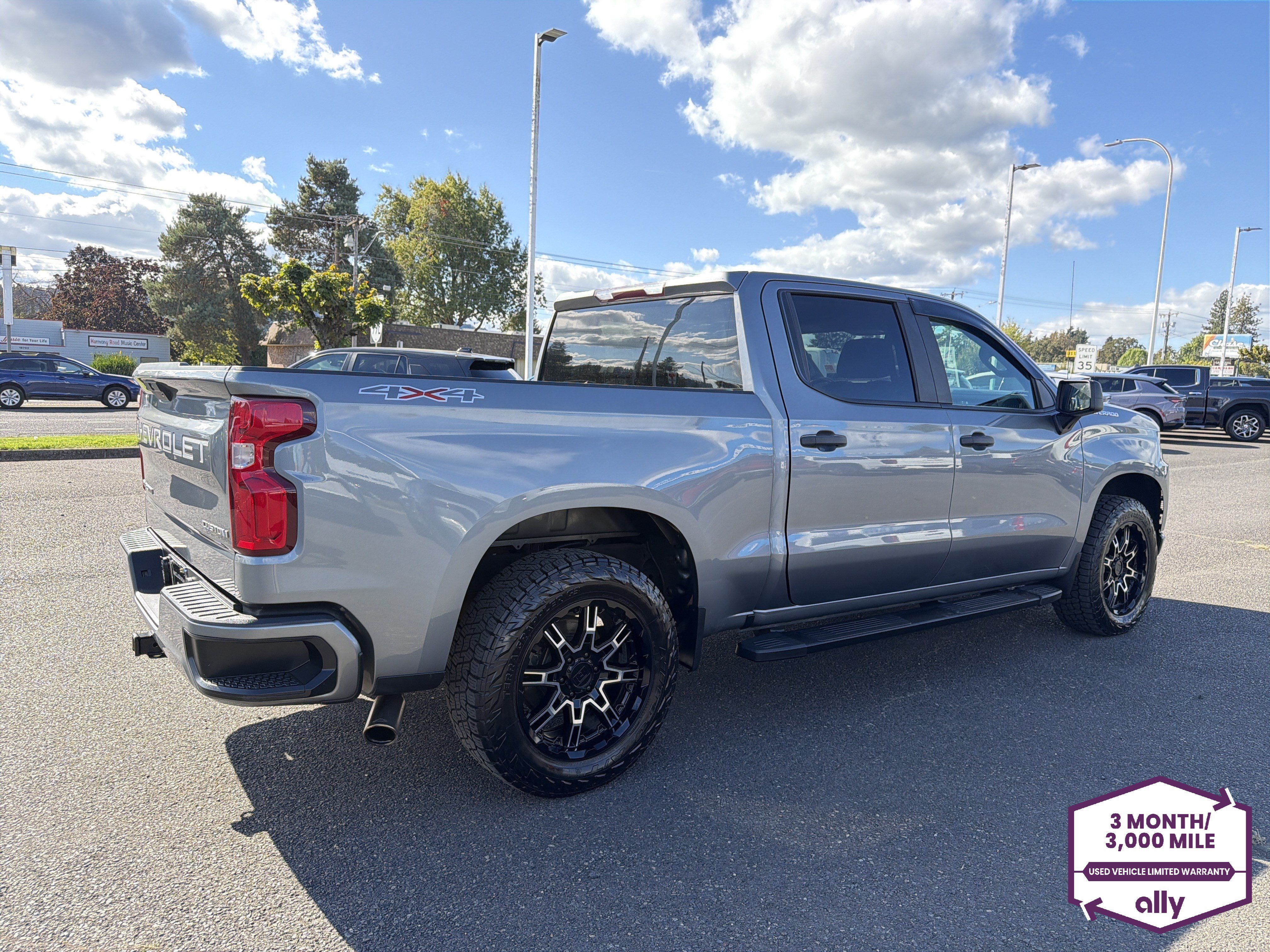 Used 2020 Chevrolet Silverado 1500 Custom w/ Custom Value Package AWD/4WD image 6