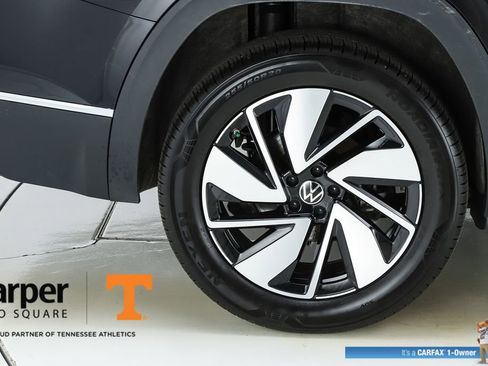 Used 2025 Volkswagen Atlas SEL image 52