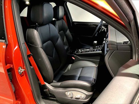 Used 2025 Porsche Macan image 22