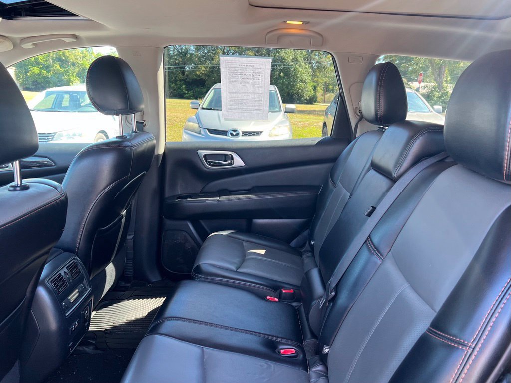 Used 2020 Nissan Pathfinder SL FWD image 9