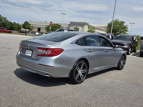 Used 2021 Honda Accord Touring image 6