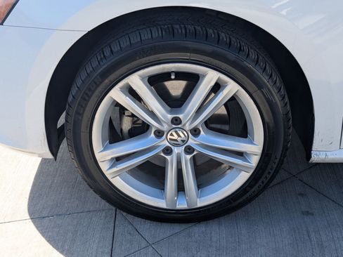 Used 2015 Volkswagen Passat TDI SE image 12