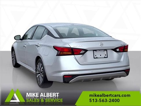 Used 2024 Nissan Altima 2.5 SV image 6