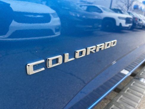 Used 2022 Chevrolet Colorado LT w/ Chrome Appearance Package image 31