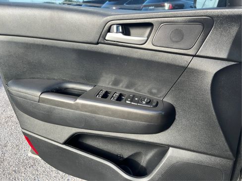 Used 2019 Kia Sportage LX FWD image 17