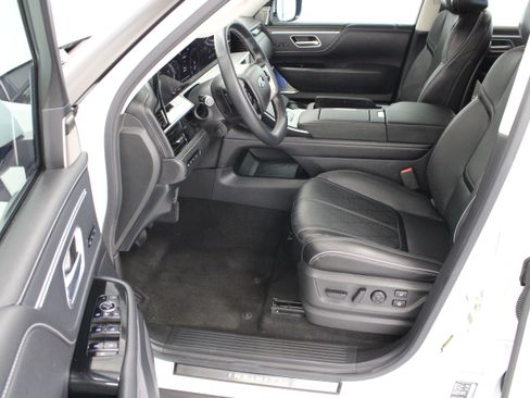 Used 2025 INFINITI QX80 Sensory AWD/4WD image 14