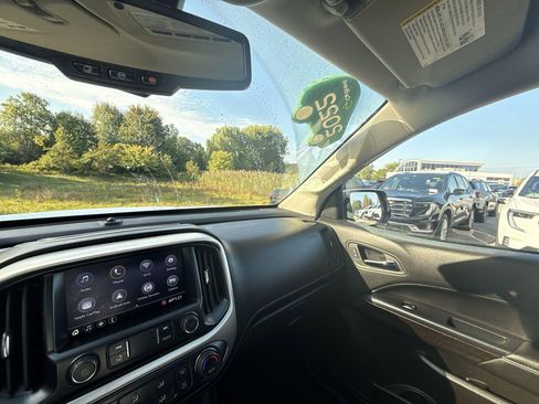 Used 2022 GMC Canyon Elevation w/ Elevation Premium Package image 9