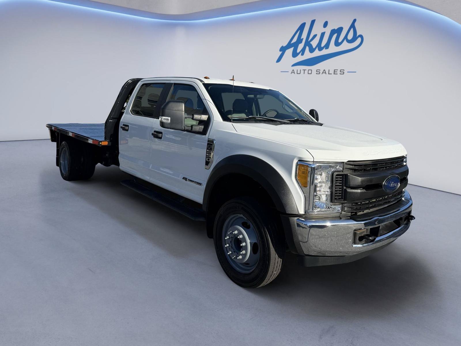 Used 2017 Ford F550 2WD Crew Cab Super Duty w/ Power Equipment Group image 4