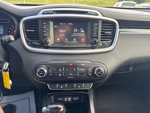 Used 2018 Kia Sorento AWD image 16