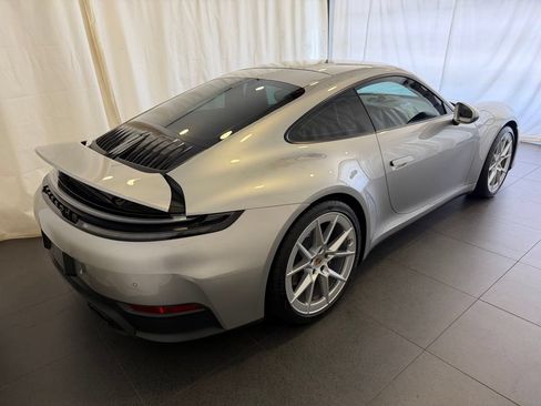 Certified 2025 Porsche 911 Carrera RWD image 9