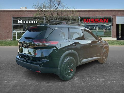 Certified 2025 Nissan Rogue SV AWD/4WD image 4