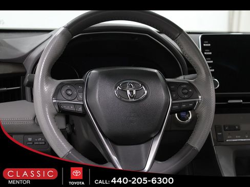 Used 2019 Toyota Avalon Limited image 7