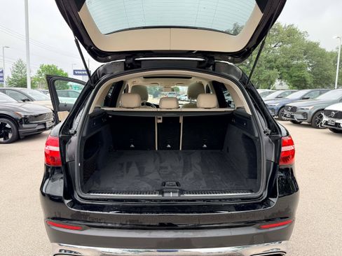 Used 2019 Mercedes-Benz GLC 300 4MATIC image 23