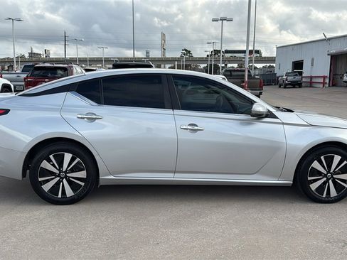 Used 2021 Nissan Altima 2.5 SV image 8