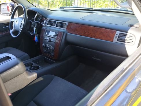 Used 2013 Chevrolet Tahoe LS image 13