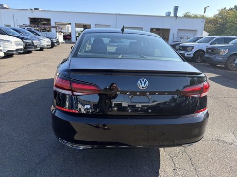 Used 2020 Volkswagen Passat 2.0T R-Line FWD image 4