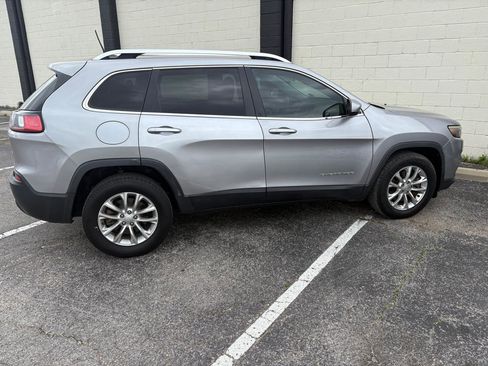 Used 2019 Jeep Cherokee Latitude w/ Popular Appearance Group image 4