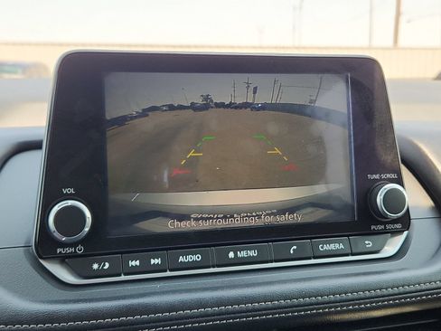 Used 2024 Nissan Rogue SV FWD image 14
