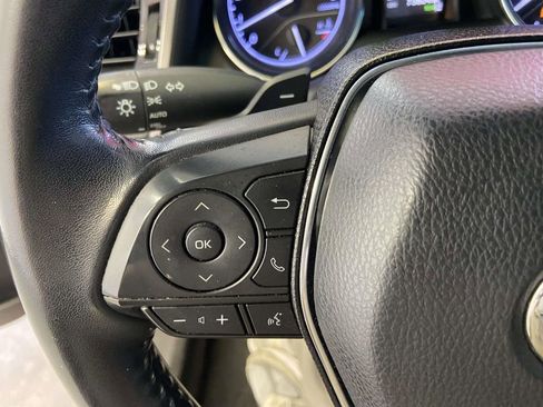 Used 2020 Toyota Camry SE w/ Convenience Package FWD image 23