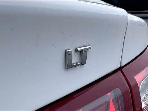 Used 2022 Chevrolet Malibu LT FWD image 7